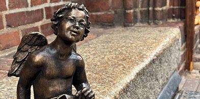 Toruński aniołek przy Ratuszu ma imię. Wybór mieszkańców nie był przypadkowy-67588