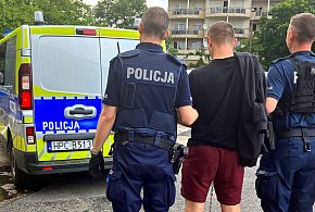 Skoda wypakowana „towarem” na Wrzosach. Policjanci nie mieli wątpliwości-68108