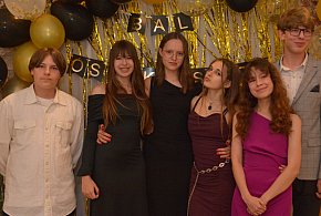 Bal ósmoklasistów z SP nr 7 w Toruniu. Tak bawili się uczniowie! [FOTO]-68170