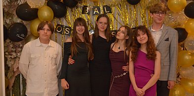 Bal ósmoklasistów z SP nr 7 w Toruniu. Tak bawili się uczniowie! [FOTO]-68170