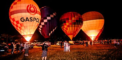 Balony rozświetliły noc nad Toruniem. Zobaczcie zdjęcia z Placu Cyrkowego [FOTO]-68177