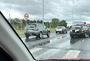 PILNE | Karambol na Szosie Lubickiej? Auta rozbite, są utrudnienia [FOTO]-68210