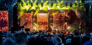 Muzyczne szaleństwo na Placu Cyrkowym! Gwiazdy na scenie, tłumy pod nią [FOTO] -68219