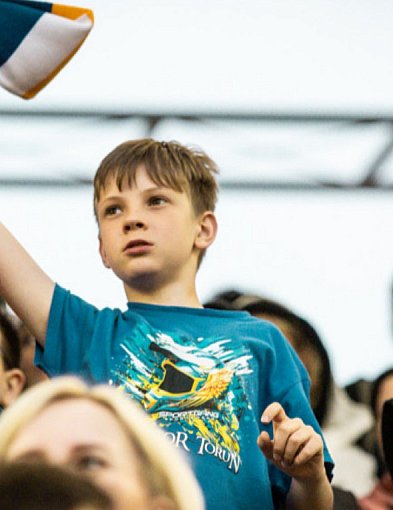 Niezapomniane emocje! Kibice  z świętują triumf nad mistrzami Polski!-68206
