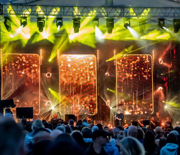 Muzyczne szaleństwo na Placu Cyrkowym! Gwiazdy na scenie, tłumy pod nią [FOTO] -68219