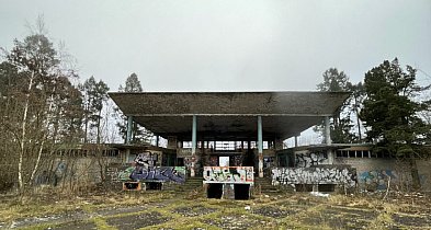 Teren ogrodzony, ale co dalej! Czy to koniec ruiny w sercu uzdrowiska?-68135