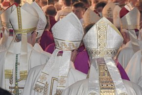 Biskupi po obradach. Krytyka ministerstwa i nowa komisja ds. nadużyć-68382