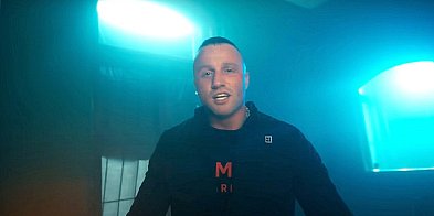"Wasz hejt mnie nie rani, on mnie karmi". Bad Boy "z otwartej" w hejterów-68447