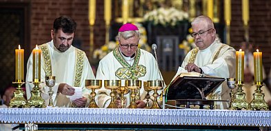 Symboliczny gest nowego Biskupa. W piątek można to robić bez wyrzutów -68534