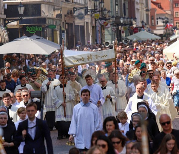 Boże Ciało w Twojej parafii. Sprawdź trasy i godziny procesji-68537