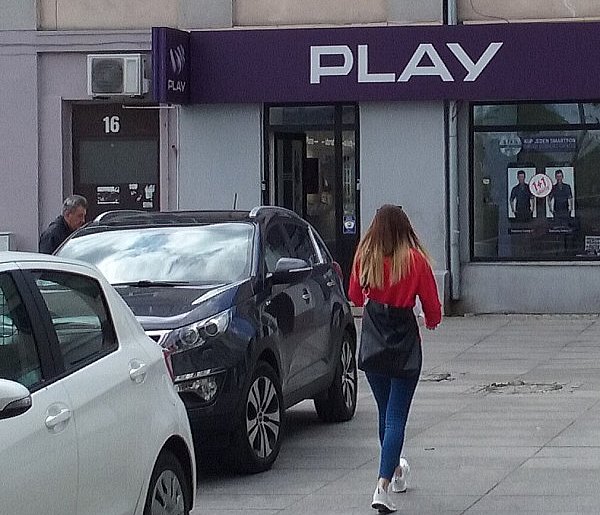 Play na celowniku UOKiK. Chodzi o pieniądze ściągane z kont klientów-68736