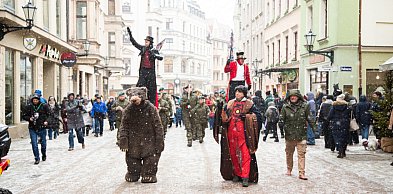 Orkiestra ruszyła, a za nią cały tłum. Tak wystartował finał WOŚP [FOTO]