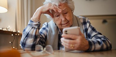 Nowa fala oszustw „na ORLEN”. Seniorka z Torunia boleśnie się przekonała