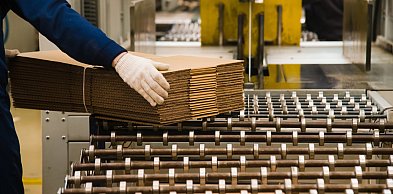 Toruń: Maszyna wciągnęła rękę pracownika. Poważny wypadek w zakładzie