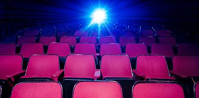 „Lesbijska księżniczka z kosmosu” wywołała alarm w Toruniu. Prawica ostrzega