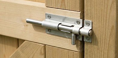 Kiedy technika zawodzi, a wiatr urywa głowę. Ten prosty element ratuje Twoje ogrod