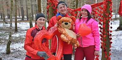 Zakochani w bieganiu. Tak wyglądał Walentynkowy Parkrun w Toruniu [FOTO]