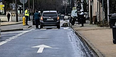 Z OSTATNIEJ CHWILI: Pieszy potrącony na pasach! Na miejscu utrudnienia