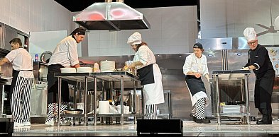 Miłość, głód i ostry nóż. Teatr w Toruniu serwuje coś więcej niż spektakl