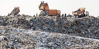 CBŚP uderzyło w „mafię śmieciową”. Zatrzymano m.in. byłego burmistrza spod Torunia