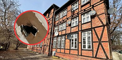 Strop runął w mieszkaniu z czwórką dzieci! Kolejny koszmar lokatorów Dybowskiej 6