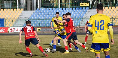 Do przerwy nadzieja, po przerwie trzy ciosy. Elana przegrywa z liderem