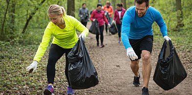 Bieganie ze śmieciami w ręku!? W całym regionie rusza nietypowa akcja