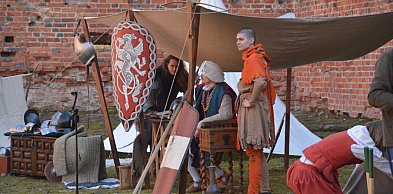 Zamek Dybowski przeniósł się w czasie. Świętowano urodziny królewny Anny [FOTO]