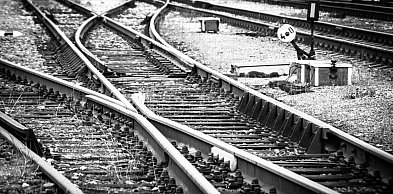 Dramat pod Toruniem. Pociąg z setkami pasażerów śmiertelnie potrącił...