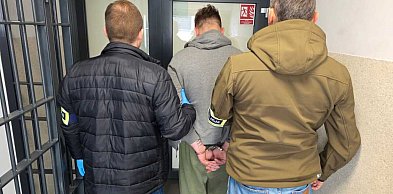 Zuchwałe kradzieże w Inowrocławiu. Wpadli, gdy policja połączyła fakty