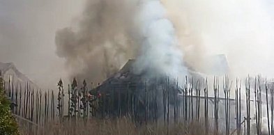 PILNE: Ogromny pożar na lewobrzeżu! Dom jednorodzinny w ogniu [FOTO]