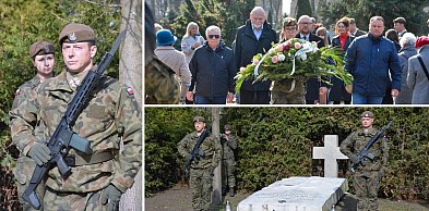 Kwiaty na grobie bohaterki. Toruń pamięta o gen. Zawackiej [FOTO]