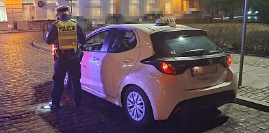 Toruń: Masowe kontrole przewozów na aplikacje. Mandaty i zatrzymane dowody