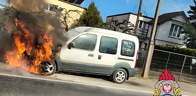 Pożar samochodu pod Toruniem. Interweniowali strażacy