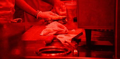 Toruńska restauracja w ogniu zarzutów. Planowano protest. Nagle zwrot