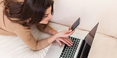 Czy automatyzacja procesów rezerwacji online wpływa na redukcję kosztów administra