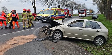 Poranny wypadek na trasie do Torunia. Są ranni. Droga zablokowana [FOTO]