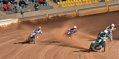 To nie jest łatwy początek. Mistrzowie z Torunia rzuceni na głęboką wodę