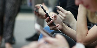 Nuda w podróży lub kolejce? Zobacz, jak kreatywnie wykorzystać wolną chwilę