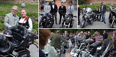 Garnitury, klasyczne motocykle i szczytny cel. Przejazd dotarł do Torunia