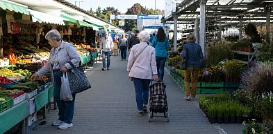 Radni PiS-u grzmią o likwidacji targowiska, Radni KO idą na zakupy