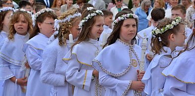 Wyjątkowy dzień w parafii na Skarpie. Dzieci przyjęły Pierwszą Komunię [FOTO]
