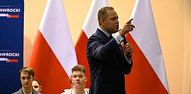 Rok prezydentury Nawrockiego. Krytyków wciąż więcej niż zwolenników