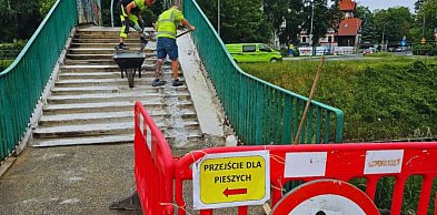 Zmiany na Garbatym Mostku. Ruszyły prace, które odczują piesi