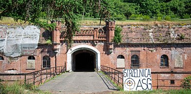 Zajrzeć tam można tylko od czasu do czasu. Odwiedziliśmy Fort V [FOTO]
