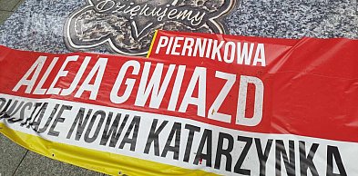 Kolejna gwiazda trafi do Piernikowej Alei. Wiadomo, kto odsłoni swoją Katarzynkę