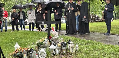 Deszcz, cisza i wspomnienia. Toruń uczcił pamięć Klaudii w szczególnym dniu [FOTO]