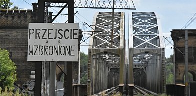 Zgłoszenie postawiło na nogi ratowników. Próba samobójcza na moście?