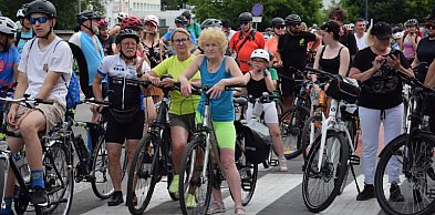 Rowerzyści opanowali Toruń. Mamy zdjęcia z wyjątkowego rajdu [FOTO]