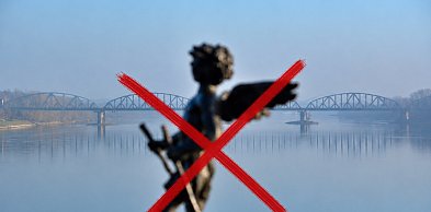 Skandal na  moście. Wandal zaatakował toruńskiego anioła. Co z Neucjuszem?